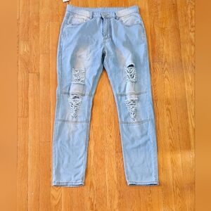 Ripped Jeans sz 32 nwt